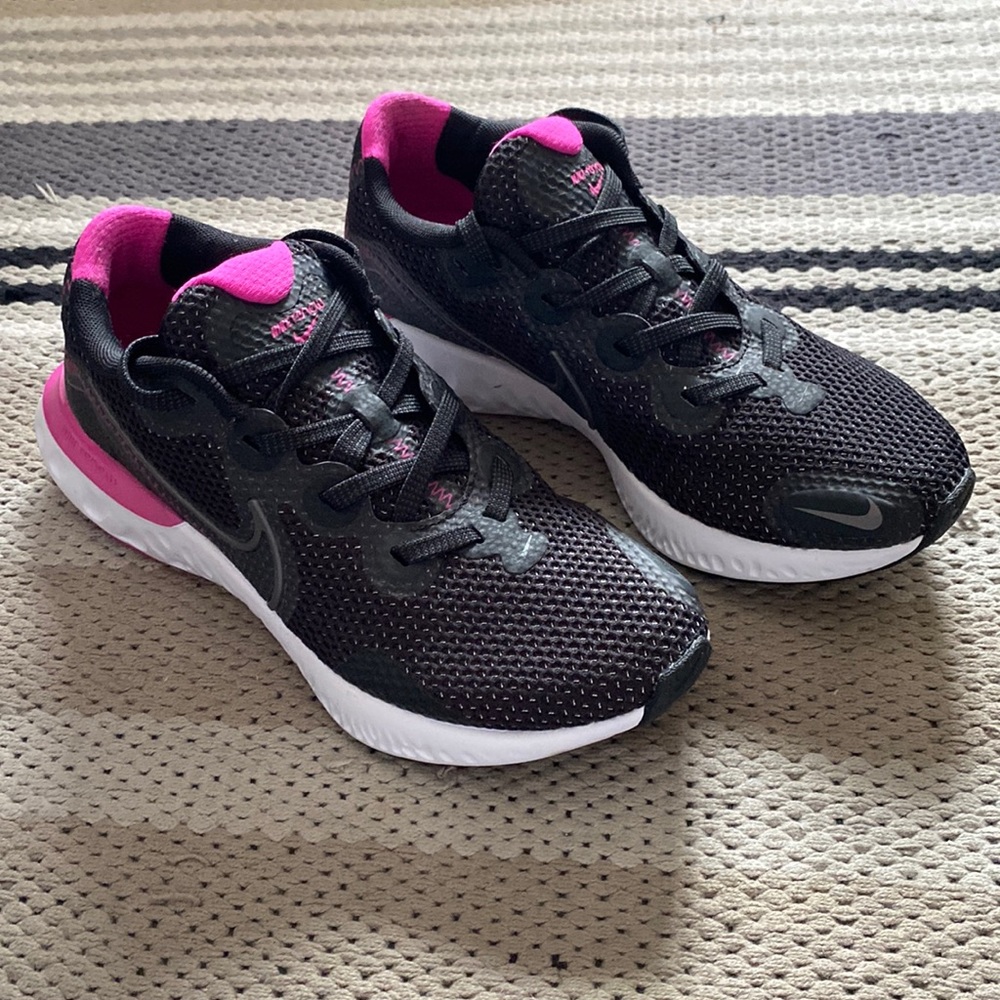 Womens Nike sneakers